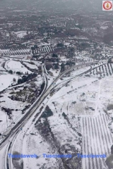 Viterbo e la Tuscia innevate viste dall\'elicottero