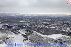 Viterbo e la Tuscia innevate viste dall\'elicottero