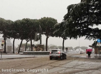 Maltempo - La neve a Viterbo - Piazza del Sacrario