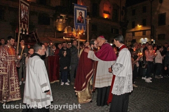 Pasqua - Viterbo - La processione del Cristo morto