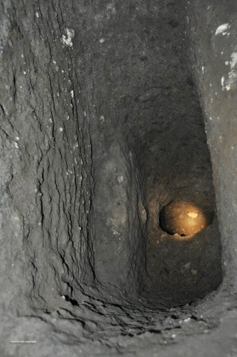 Uno scavo clandestino