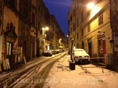 Viterbo sotto la neve all\'alba