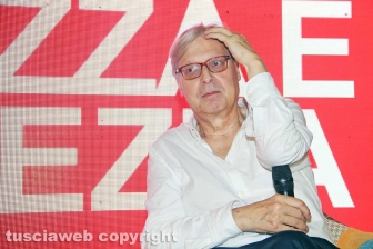Vittorio Sgarbi a piazza delle Erbe