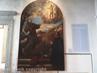 Vittorio Sgarbi inaugura la mostra a palazzo Doebbing