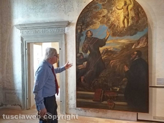 Vittorio Sgarbi inaugura la mostra a palazzo Doebbing