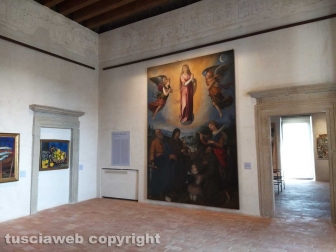 Vittorio Sgarbi inaugura la mostra a palazzo Doebbing