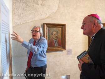 Vittorio Sgarbi inaugura la mostra a palazzo Doebbing