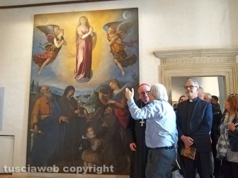 Vittorio Sgarbi inaugura la mostra a palazzo Doebbing