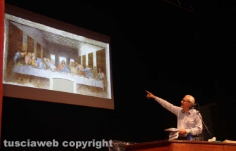 Viterbo - Vittorio Sgarbi racconta Leonardo da Vinci al teatro Caffeina