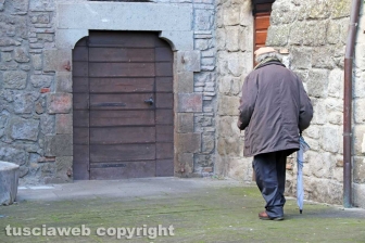Vivere tra monnezza, topi e scarafaggi