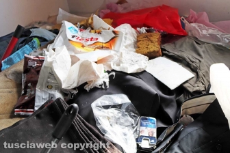 Vivere tra monnezza, topi e scarafaggi