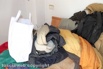 Vivere tra monnezza, topi e scarafaggi