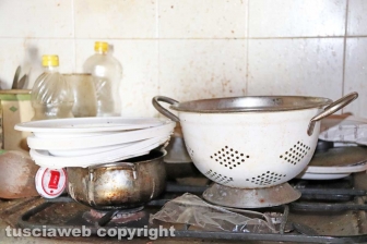 Vivere tra monnezza, topi e scarafaggi