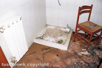 Vivere tra monnezza, topi e scarafaggi