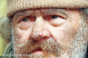 Vivere tra monnezza, topi e scarafaggi