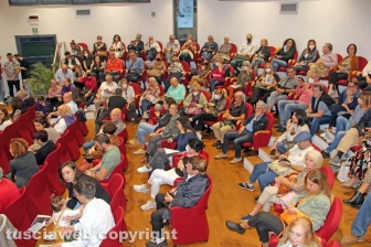 Vladimir Luxuria ai Pirati della bellezza