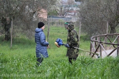 Volontari puliscono il parco di santa Barbara