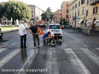 Voragine in piazza della Rocca