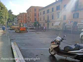 Voragine in piazza della Rocca