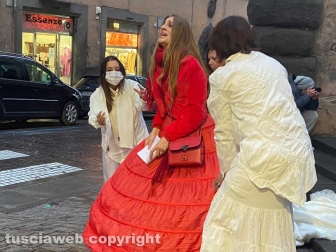 Yarn Bombing e Click! in piazza contro la violenza sulle donne