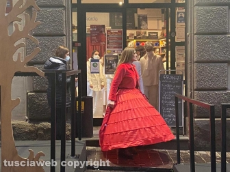 Yarn Bombing e Click! in piazza contro la violenza sulle donne