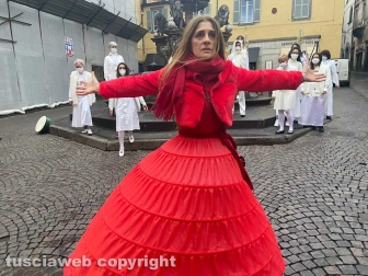 Yarn Bombing e Click! in piazza contro la violenza sulle donne