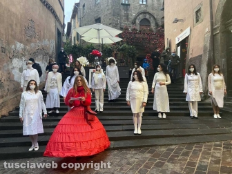 Yarn Bombing e Click! in piazza contro la violenza sulle donne