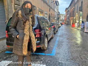 Yarn Bombing e Click! in piazza contro la violenza sulle donne
