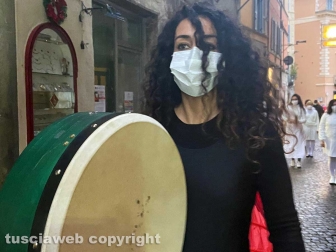 Yarn Bombing e Click! in piazza contro la violenza sulle donne