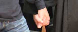 Esposito stringe la mano di Rosati