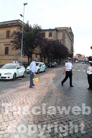 Chiazza d'olio a piazza del Teatro