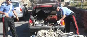 I carabinieri con il rame sequestrato