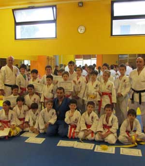 Roberto Meloni alla cerimonia di consegna delle cinture ai judoka caninesi
