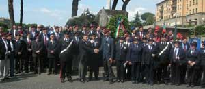 Commemorazione davanti al monumento ai paracadutisti