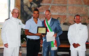 La targa a Alessandro Bonifazi