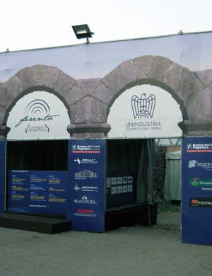 L'ingresso del teatro di Ferento