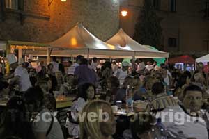 La piazza gremita