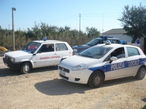 Polizia locale e guardia costiera sul posto
