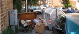 Via Treviso con rifiuti