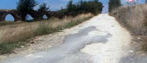 La strada dissestata a Tarquinia