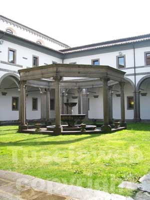 Il cortile del rettorato della Tuscia