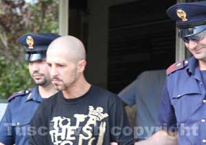 L'arrestato all'uscita dalla questura