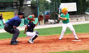 Il Terza base Pepponi in battuta