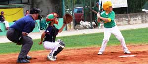 Il Terza base Pepponi in battuta