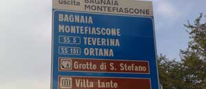 Il cartello stradale all'uscita Bagnaia
