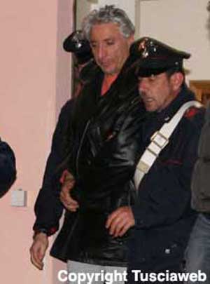 Omicidio di Capodimonte, Melaragni portato via dai carabinieri