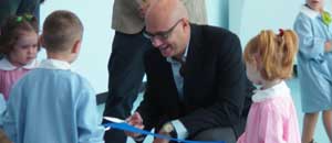 Il taglio del nastro con il sindaco Angelelli