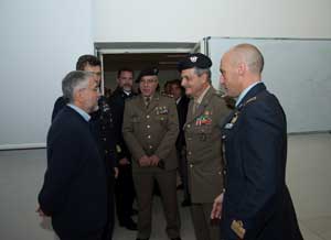 Il generale Roggio in visita all'Aeronautica