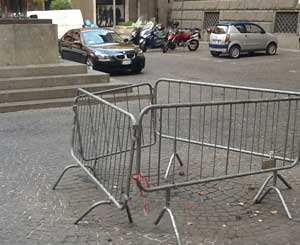 La buca in piazza della Repubblica