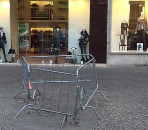 La buca in piazza della Repubblica